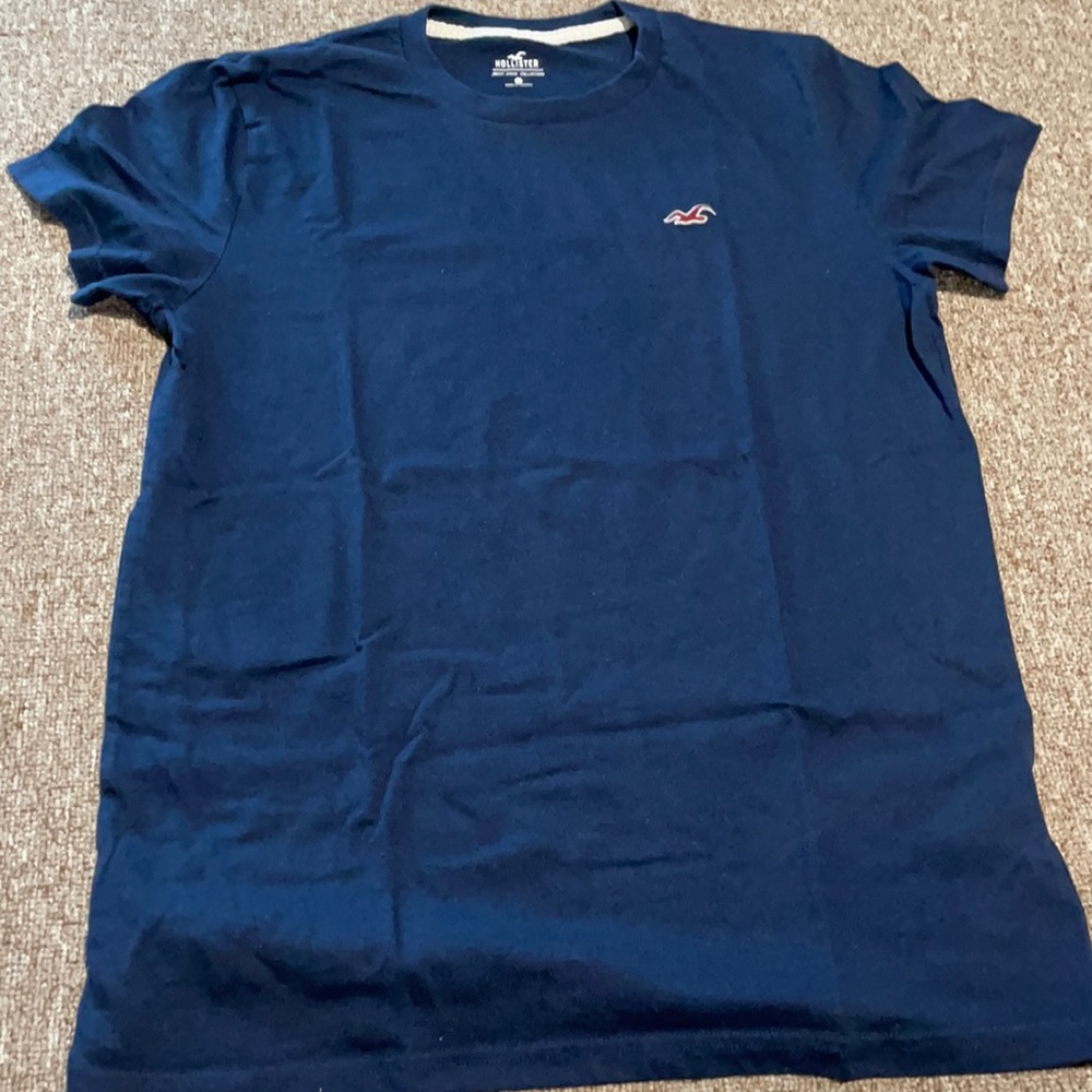 Hollister shirt size small
